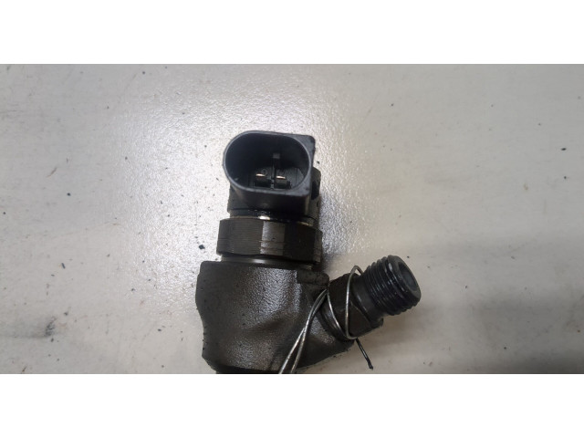 Форсунка топливная  Volkswagen Passat 7 2010-2015 Европа    0445110369     