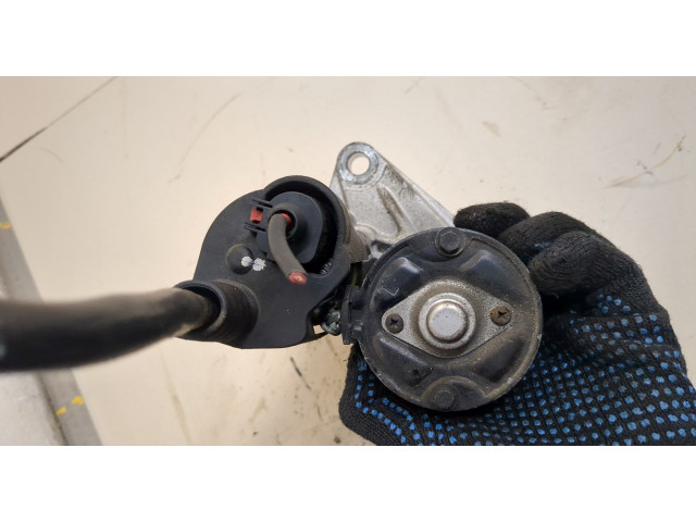 Стартер  Volkswagen Golf 5 2003-2009 1.6  02M911023   