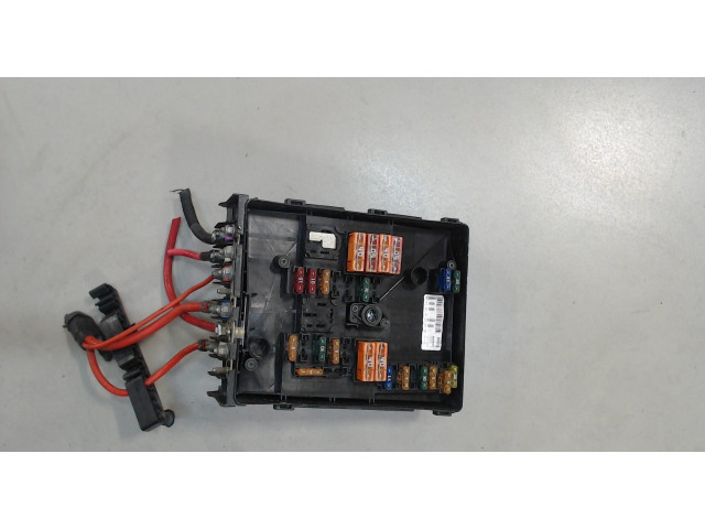 Блок предохранителей Volkswagen Golf 5 2003-2009 1K093712A 5 1.9