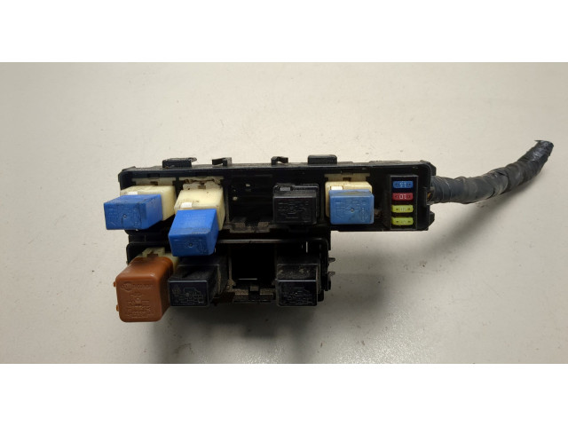 Блок предохранителей Infiniti QX56 2004-2010 243827S010