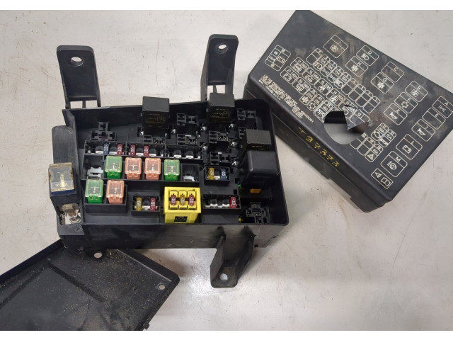 Блок реле Mitsubishi Space Star 1.3