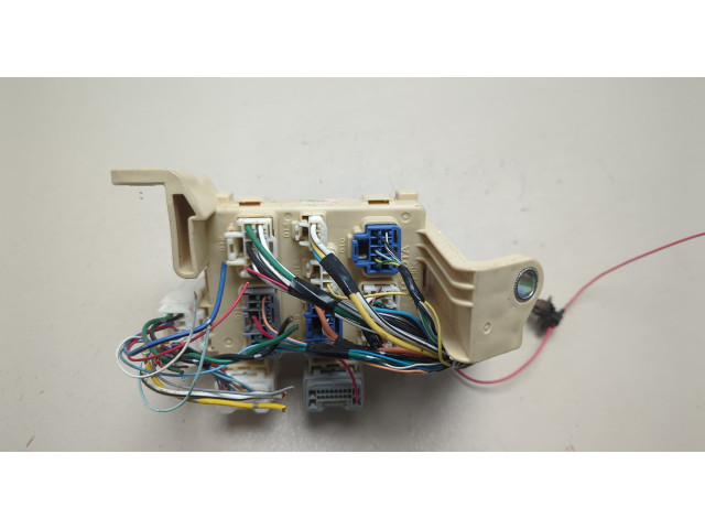 Блок предохранителей  Toyota Highlander 1 2001-2007         