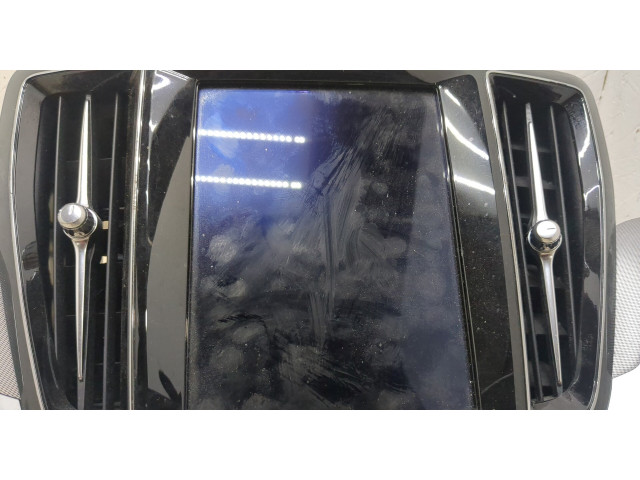 Дисплей бортового компьютера Volvo S60 2018-