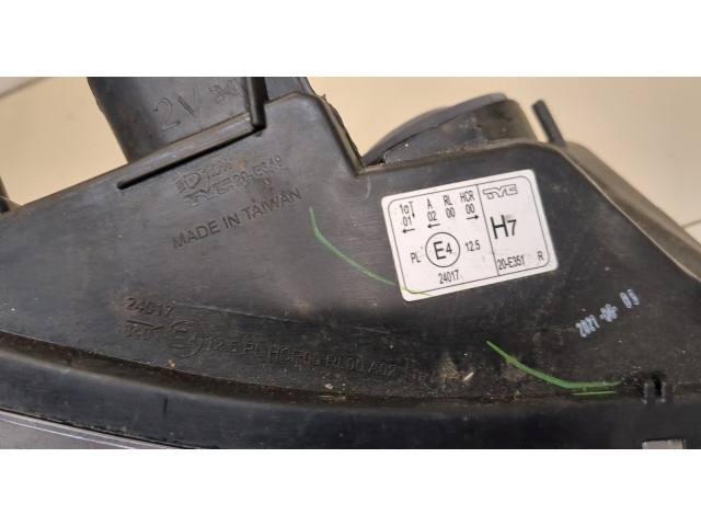 Фара передняя  Peugeot 208 2012-2019 правая 