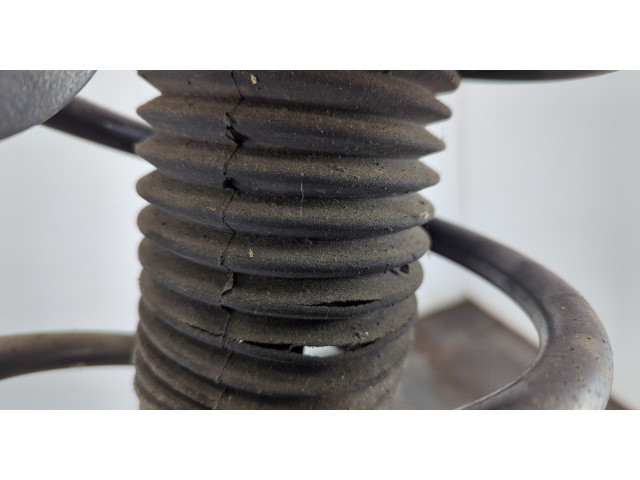 Стойка амортизатора Honda Ridgeline 2005-2014