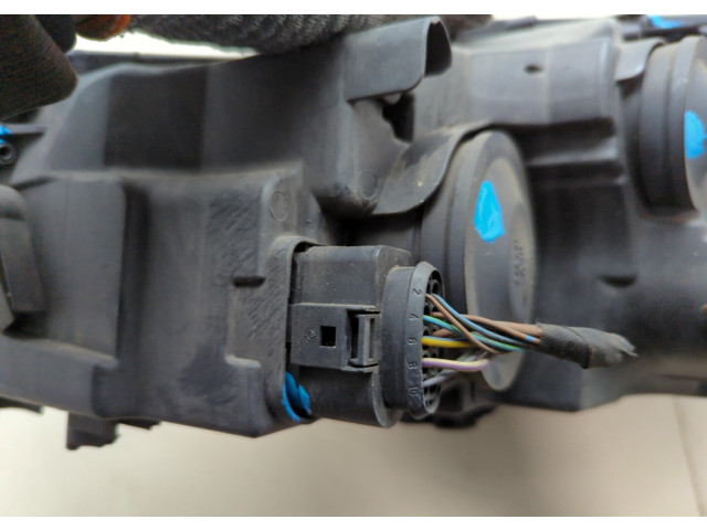 Фара передняя Volkswagen Golf 6 2009-2012 правая