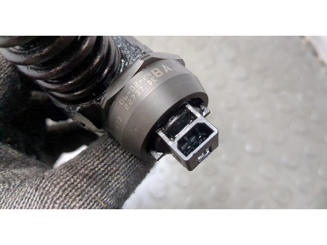 Форсунка топливная Volkswagen Passat 6 2005-2010 038130073AG