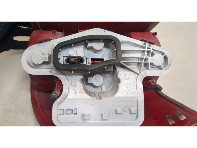 Задний фонарь