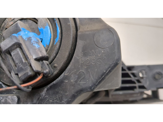 Фара передняя Mazda 3 (BK) 2003-2009 левая