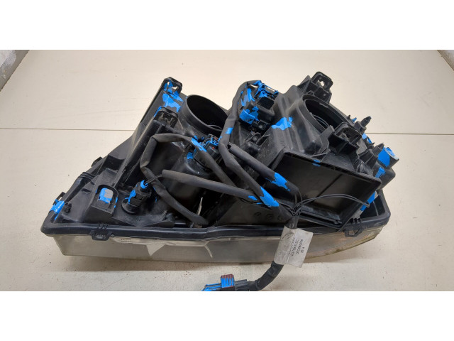 Фара передняя  Volvo XC90 2006-2014 правая 