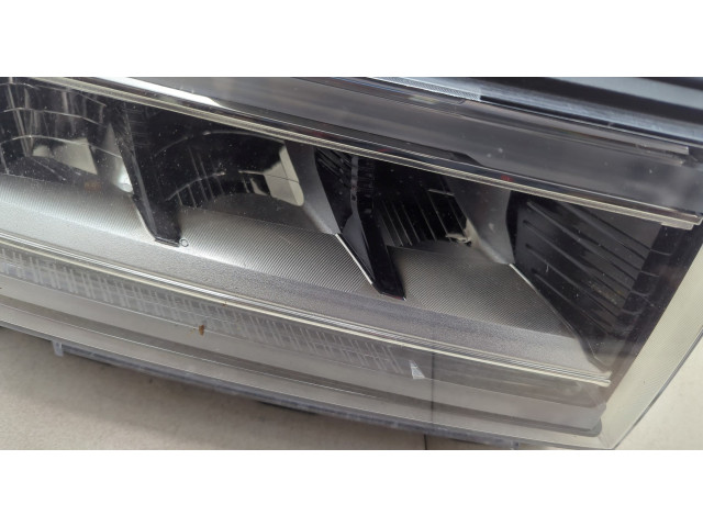 Фара передняя GMC Acadia 2019-2025 правая