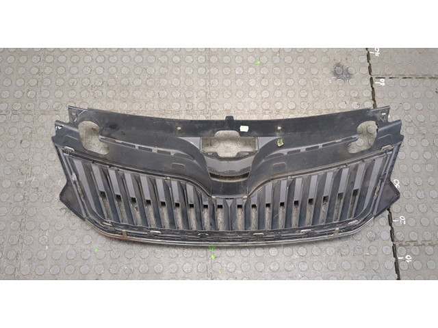 Решетка радиатора  Skoda Rapid          