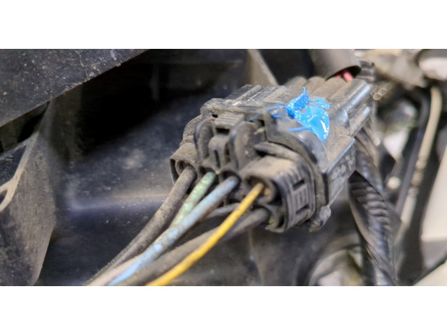 Фара передняя  Nissan Rogue 2014-2020 правая 