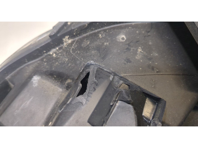 Фара передняя  Ford Escape 2015- правая 