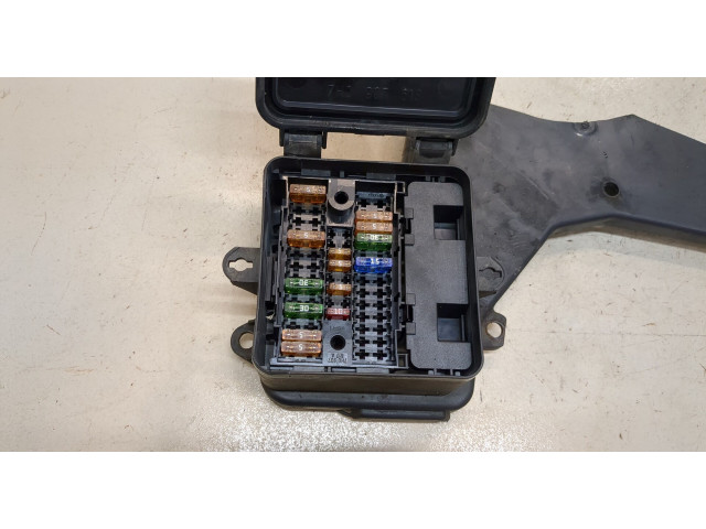 Блок предохранителей  Volkswagen Transporter 5 2003-2009      7H0907300   