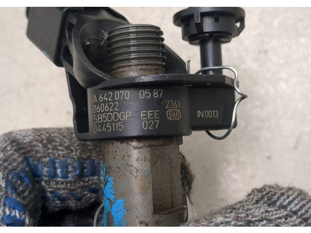 Форсунка топливная  Jeep Commander 2006-2010         