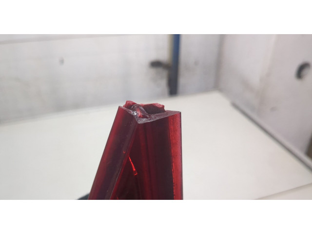 Задний фонарь Peugeot 5008 2009-2016