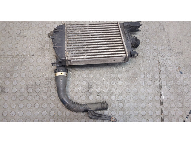 Интеркулер Dacia Sandero 2012-