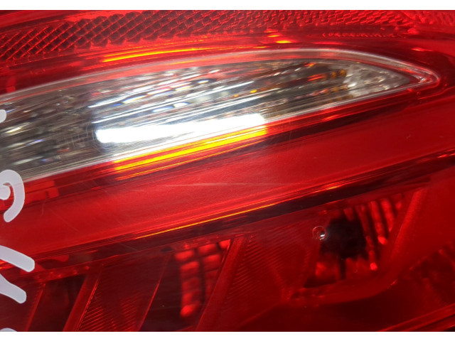 Задний фонарь