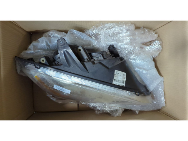 Фара передняя Ford Focus 2 2005-2008 правая