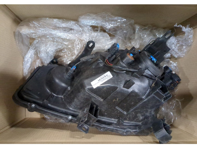 Фара передняя Nissan X-Trail (T31) 2007-2015 правая