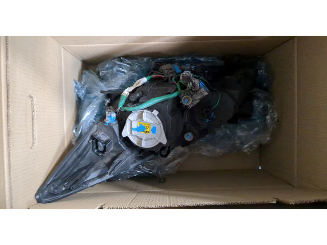 Фара передняя Mazda 3 (BL) 2009-2013 правая