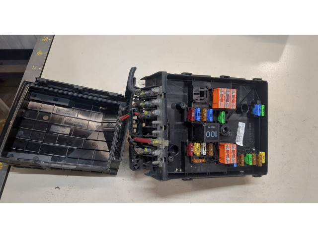 Блок предохранителей  Opel Antara         