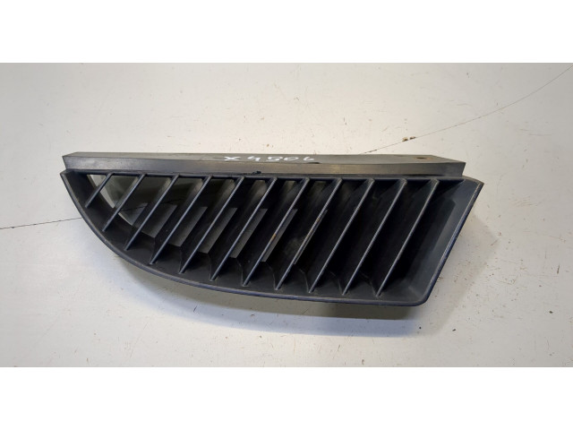 Решетка радиатора Mitsubishi Colt 2004-2008 1.1