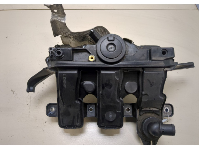 Клапанная крышка двигателя ДВС Renault Trafic 2014-2021 1.6