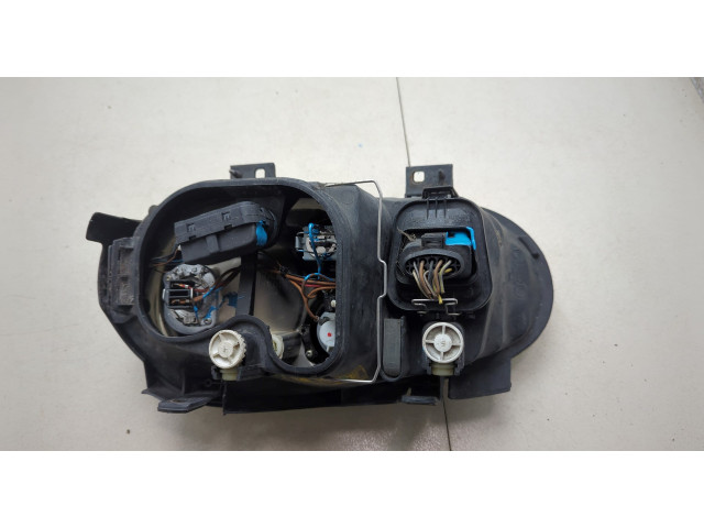 Фара передняя  Volkswagen Golf 4 1997-2006 правая 