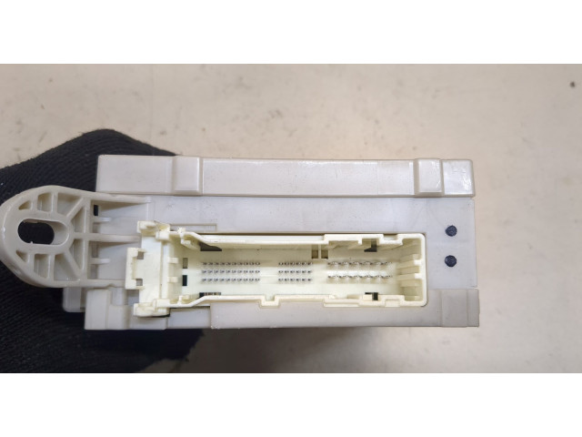 Блок предохранителей Lexus LS460 2006-2017 8273050730, 74701647, 0911300067