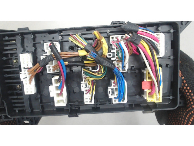 Блок реле  KIA Carnival 2001-2006          2.9