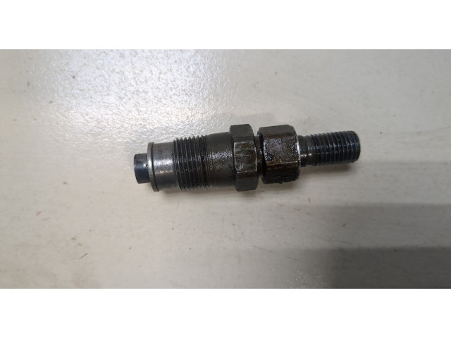 Форсунка топливная Mitsubishi Pajero 1990-2000 MD103301