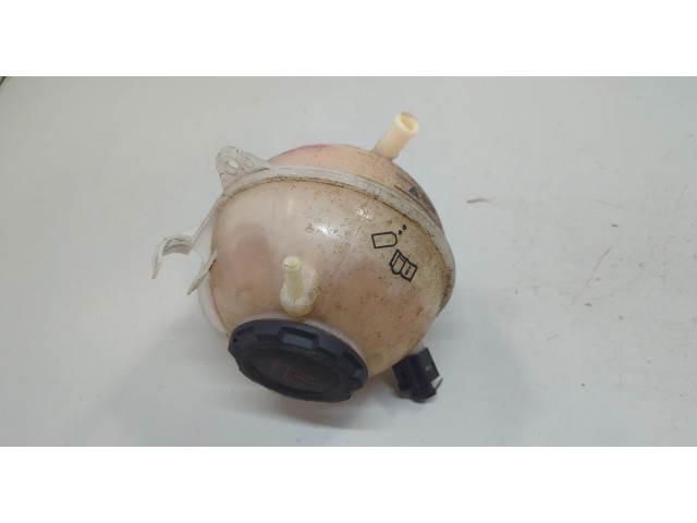 Бачок расширительный Audi Q3 2011-2018 1K0121407A