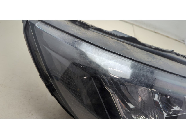 Фара передняя  Peugeot 208 2019-2025 правая 