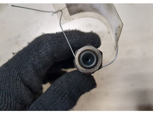 Форсунка топливная Mitsubishi Montero Sport / Pajero Sport 1996-2008