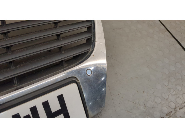 Решетка радиатора  Volkswagen Passat 6 2005-2010          3C0853651B