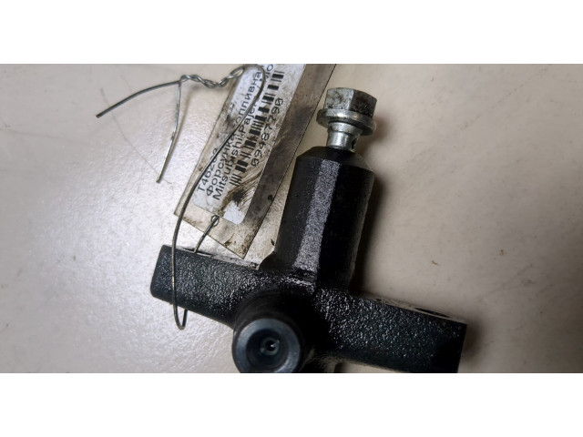 Форсунка топливная Mitsubishi Pajero / Montero 2000-2006