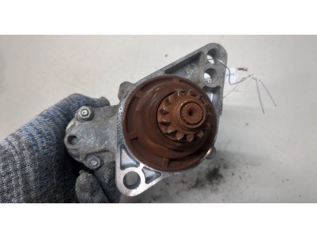 Стартер  Volkswagen Passat 8 2015- 1.6     