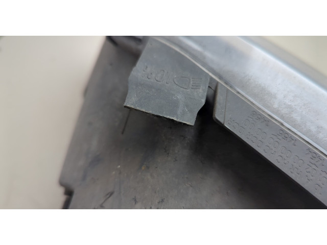 Фара передняя Volkswagen Caddy 2004-2015 правая