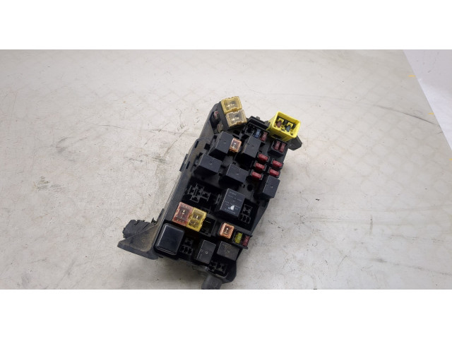 Блок предохранителей Mitsubishi Galant 1997-2003 MR445510