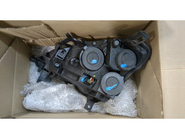 Фара передняя Peugeot Partner 2015- правая