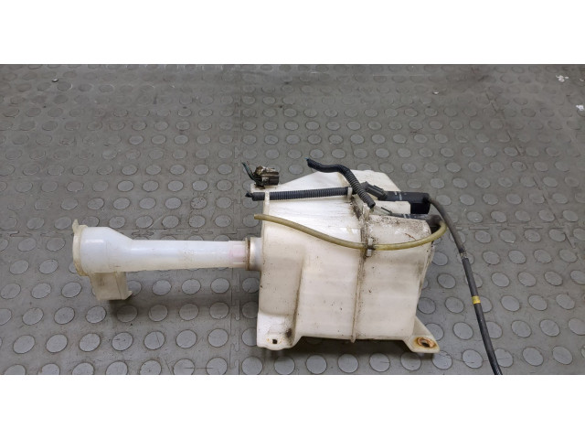 Бачок омывателя  Mazda 626 1997-2001    