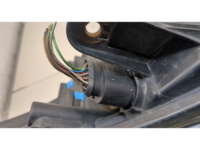 Фара передняя  Ford Kuga 2008-2012 правая 