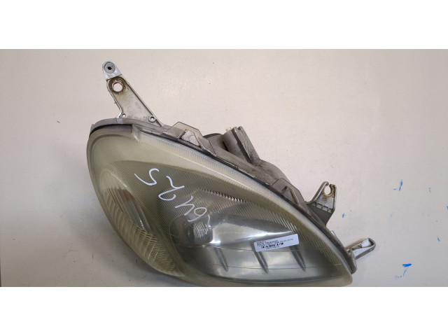 Фара передняя  Toyota Yaris 1999-2006 правая 