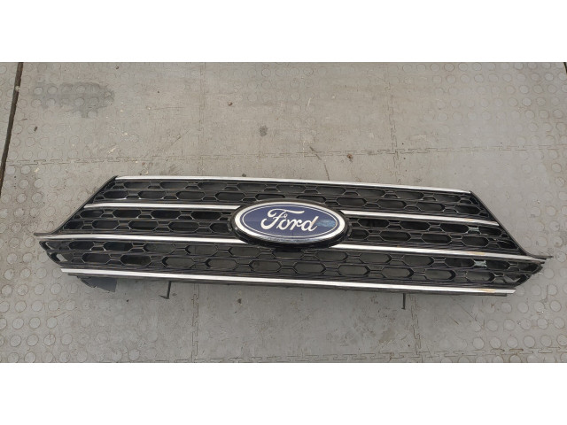 Решетка радиатора  Ford Explorer 2019-          