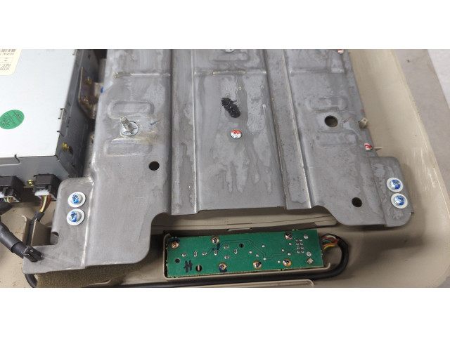 Дисплей мультимедиа  Cadillac Escalade 2 2001-2006 15233650       