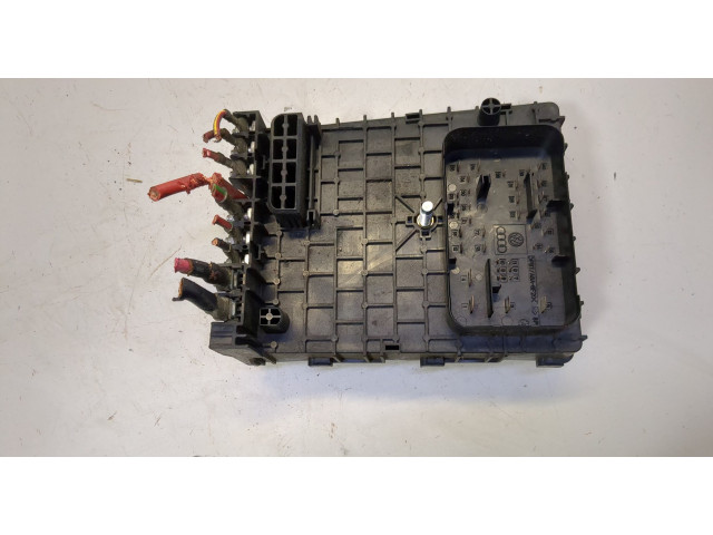 Блок предохранителей  Volkswagen Passat 6 2005-2010         