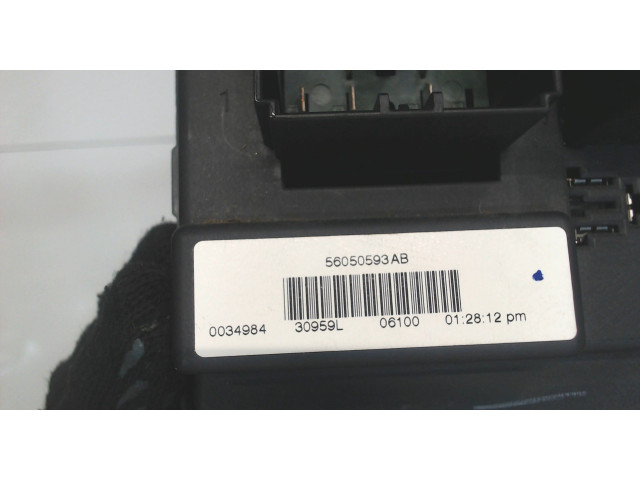 Блок предохранителей  Jeep Commander 2006-2010      56050593ab    4.7