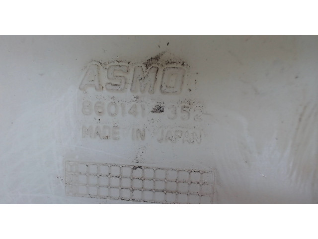 Бачок омывателя  Mazda Demio 1997-2003 DC20-67-4T0A    1.3